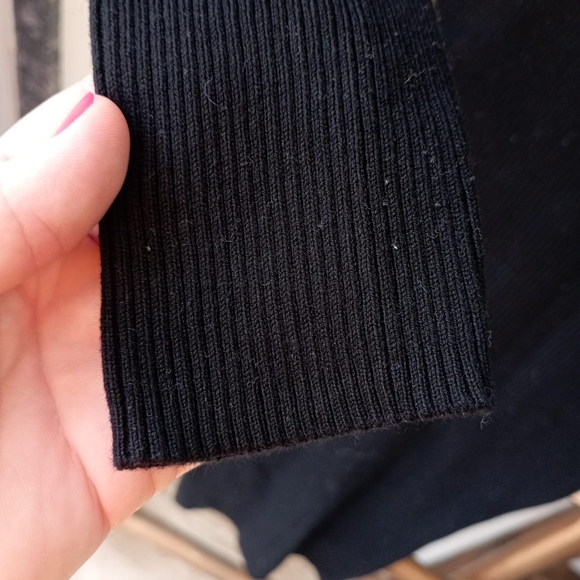 Bershka Minimalist Black Ribbed Dress - Picture 5 of 12